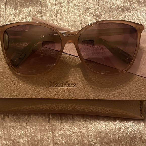 Max Mara Sunglasses - Picture 2 of 3